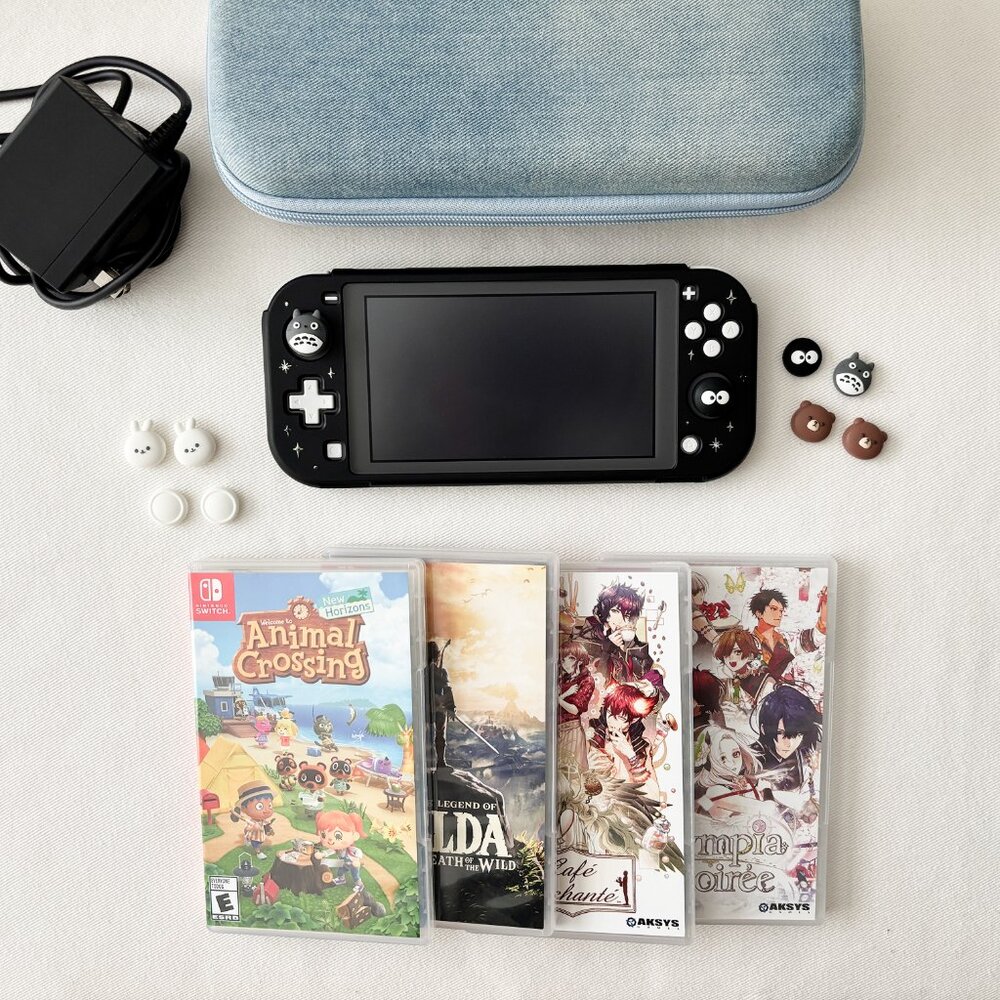 *OPEN TO OFFERS* Nintendo Switch Lite BUNDLE 5 Games, Charger Case + Accessories